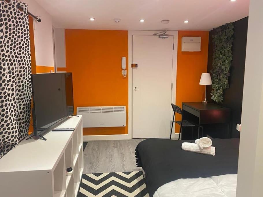 Leilighet Private Garden 1bed Studio Apart Battersea Perfect For Coupled Or Solo Travellers Pet Friendly Free Netflix & Wifi *