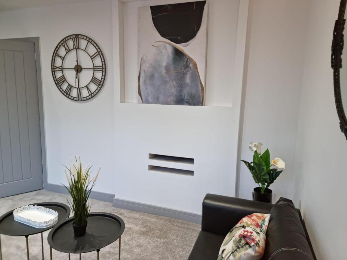 Remarkable 3-bed In Appartement