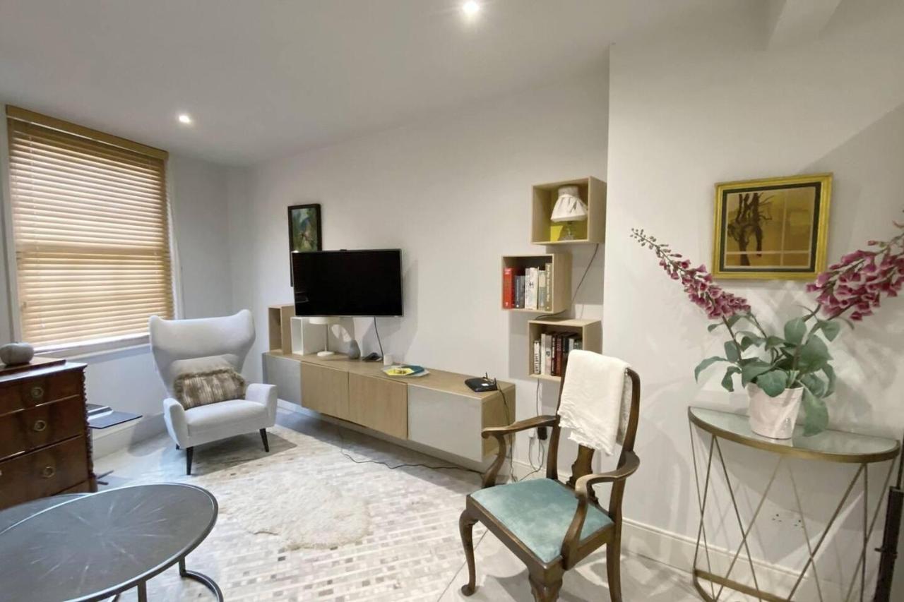 Charming 2-bed Apt With 2 Bathtub Central Appartement Londen