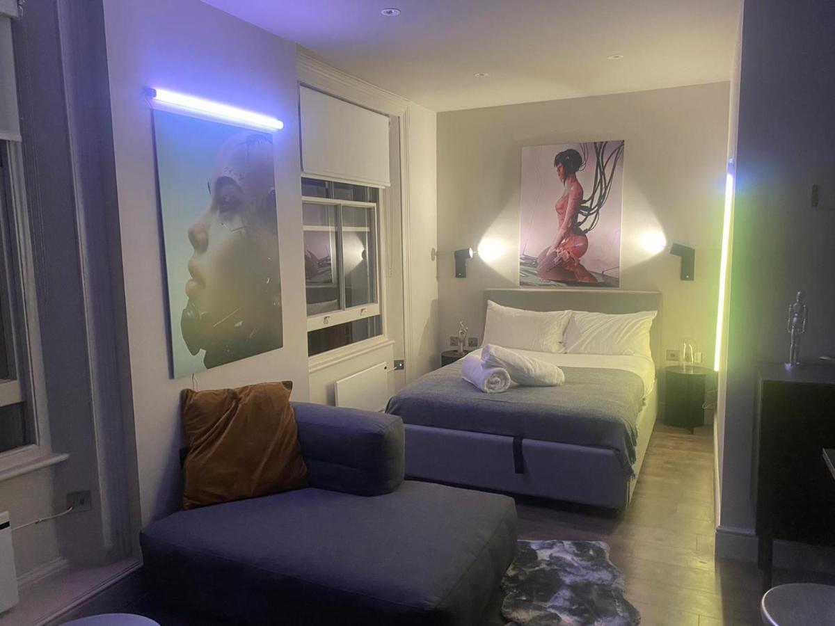 Leilighet New Luxury Cyberpunk 1bed Studio Serviced Notting Hill Free Wifi & Netflix Location Perfect For Solo & Coupled Guests