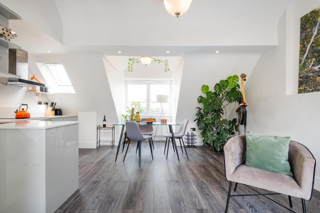 Hampstead High Flyer Duplex Aprtment * London