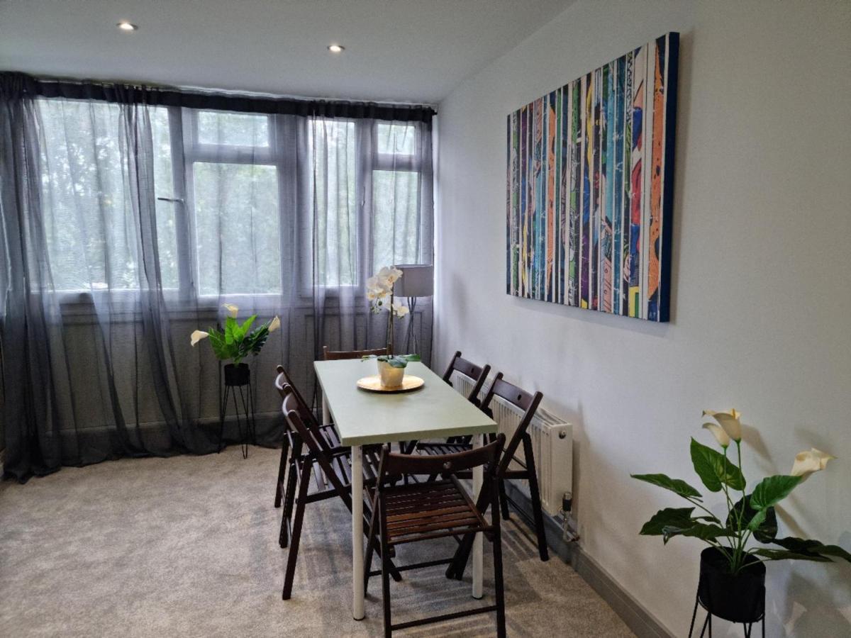 Remarkable 3-bed In Londen