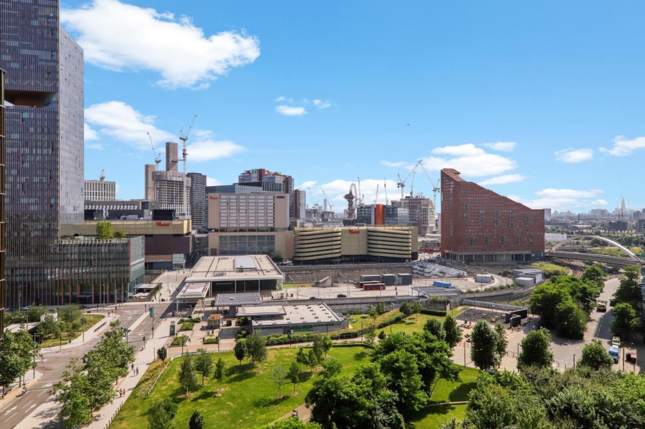 Apartment Ellie N Conys 3 Bedroom With 2 Bathrooms, An Ensuite, Kitchen And Balcony In Stratford Westfield *