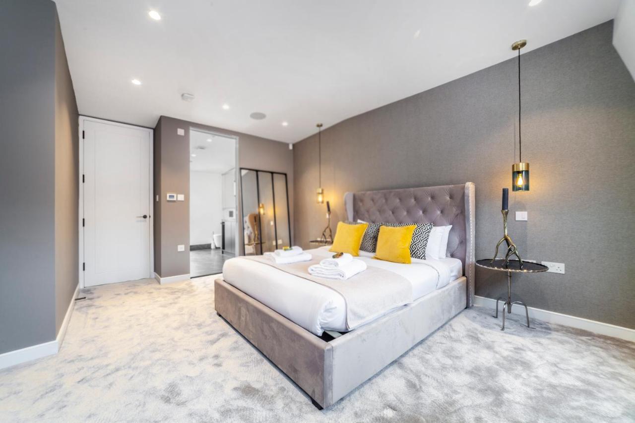 Luxury 3 Bedroom House With Garden Next To Battersea Park Feriehus London