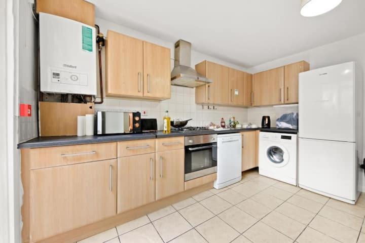 Apartment Warwick Avenue Hububb