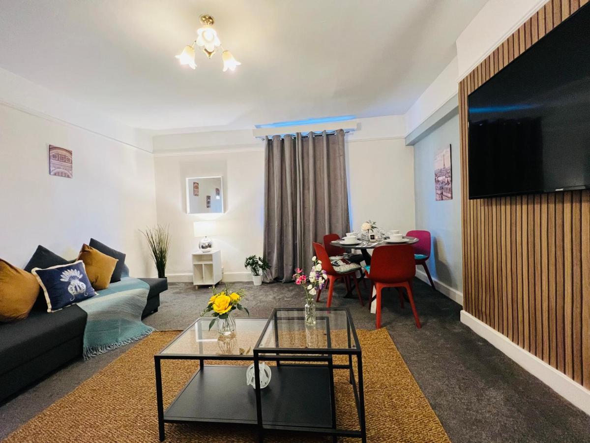 2-bedroom&living Budget In Appartement *