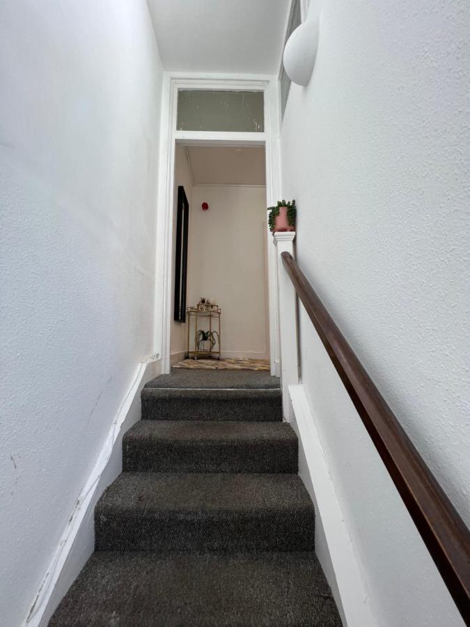 2-bedroom&living Budget In Appartement