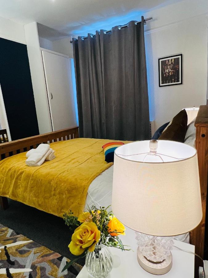 2-bedroom&living Budget In Appartement