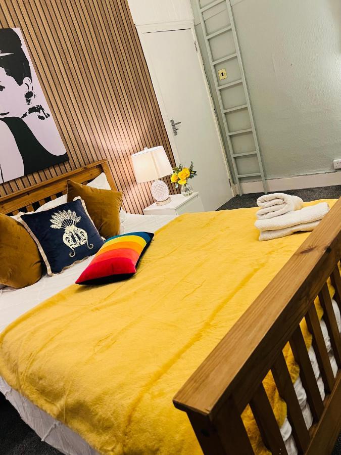 2-bedroom&living Budget In Appartement
