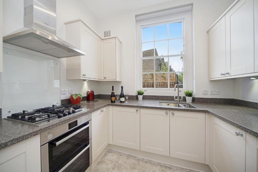 Apartment 2 Bed Camberwell Champion Park Denmark Brixton