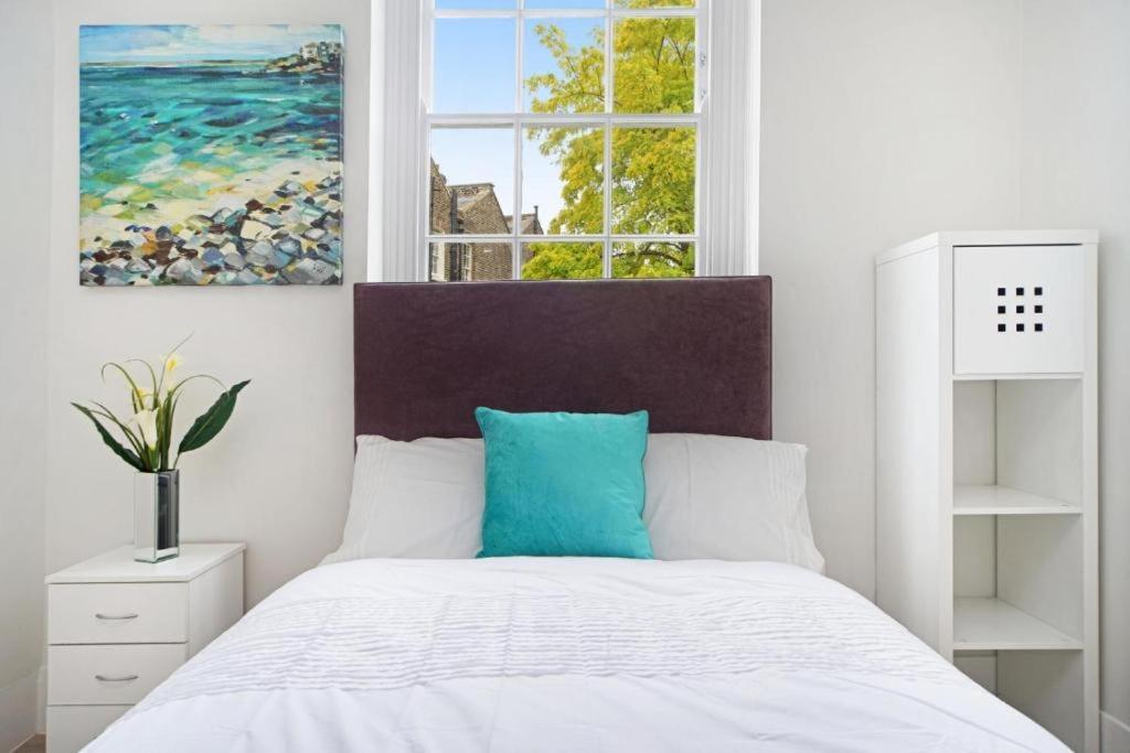 2 Bed Camberwell Champion Park Denmark Brixton Apartment London