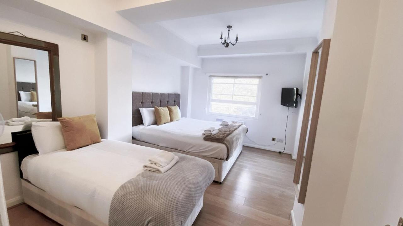 Apartment Spacious 2-bedroom, 2-bath Flat With Traditional Decor And Extra Sleeping Capacity In Chelsea