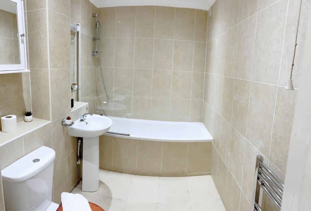 Apartment Spacious 2-bedroom, 2-bath Flat With Traditional Decor And Extra Sleeping Capacity In Chelsea