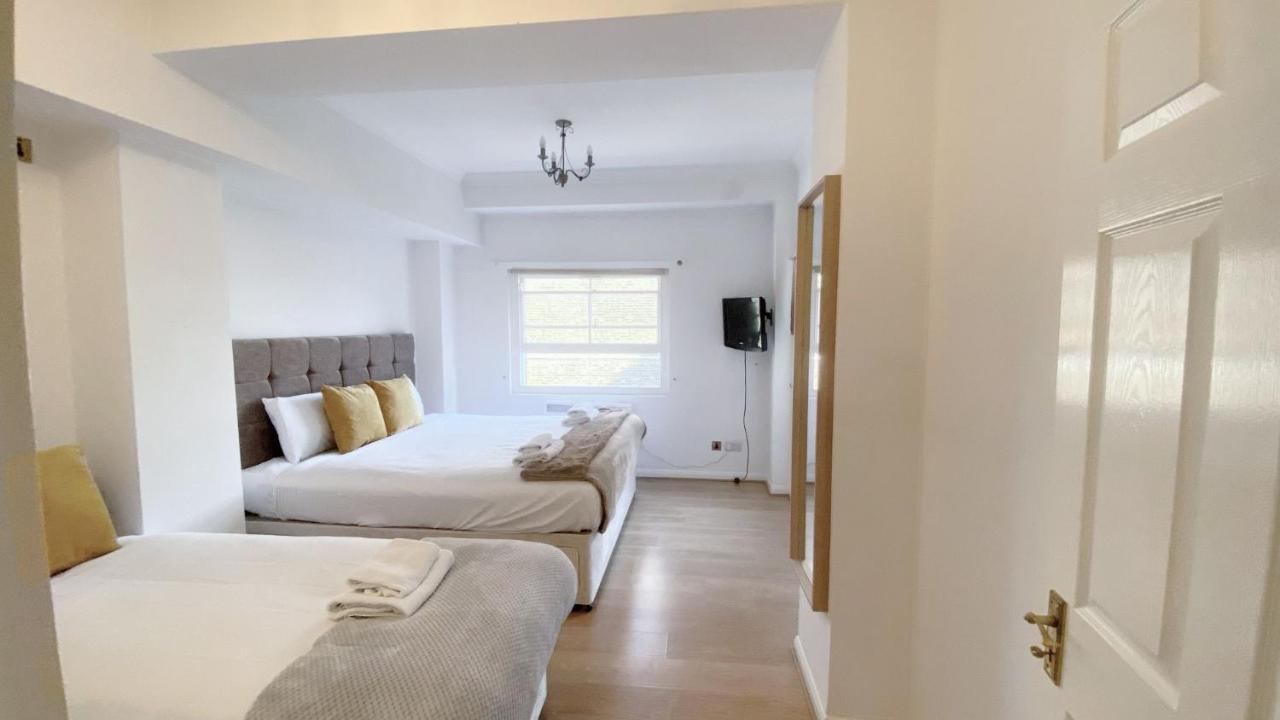 Apartment Spacious 2-bedroom, 2-bath Flat With Traditional Decor And Extra Sleeping Capacity In Chelsea *