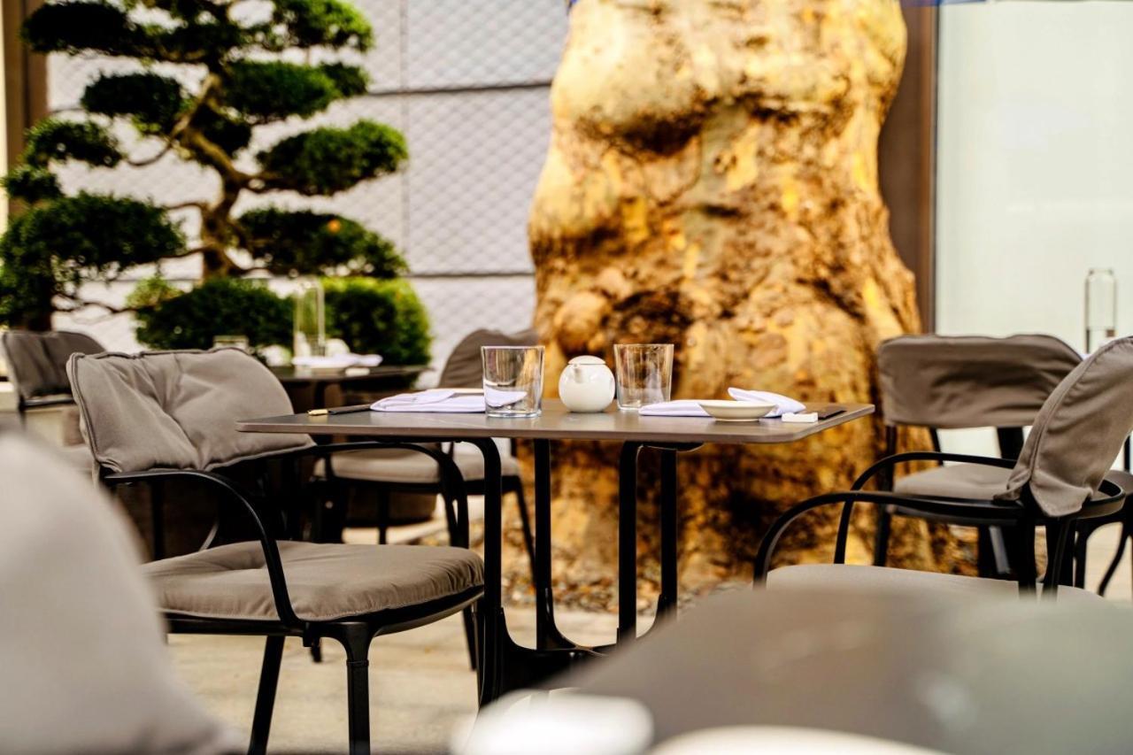 Rosewood Residences Knightsbridge Apartment *