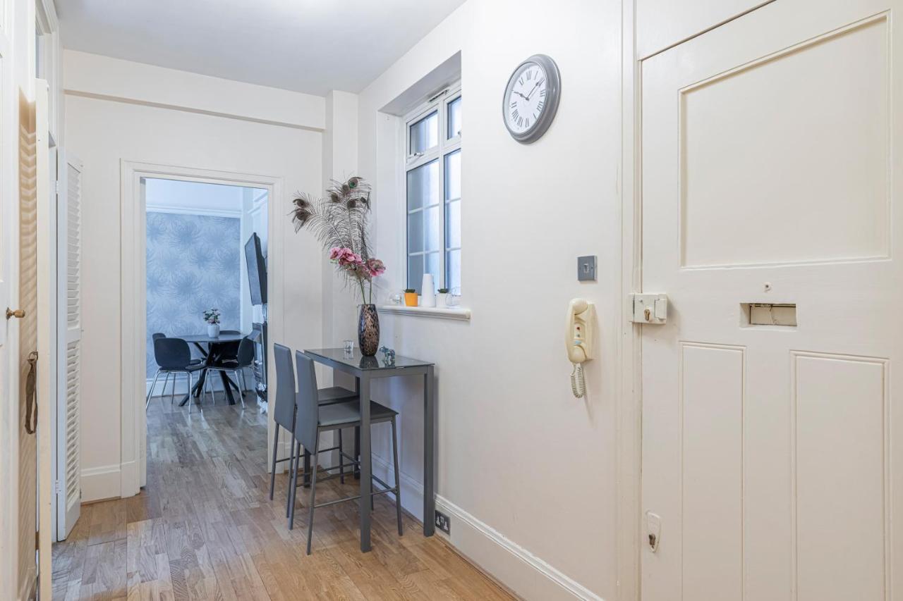 Charming 2 Bedroom Flat In Kensington High Street Leilighet