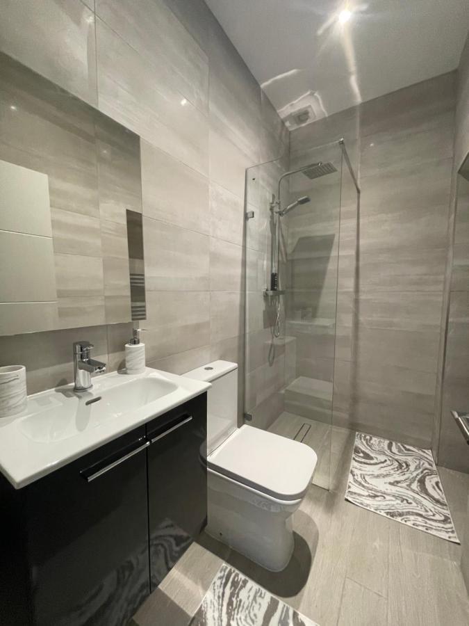 Star Finchley Road 3-bed Oasis With Garden Londen