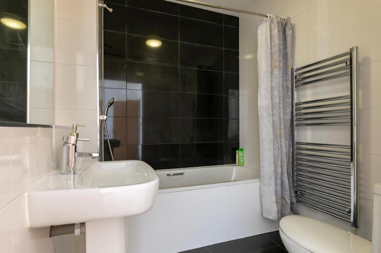 Prime Location Flats Leilighet