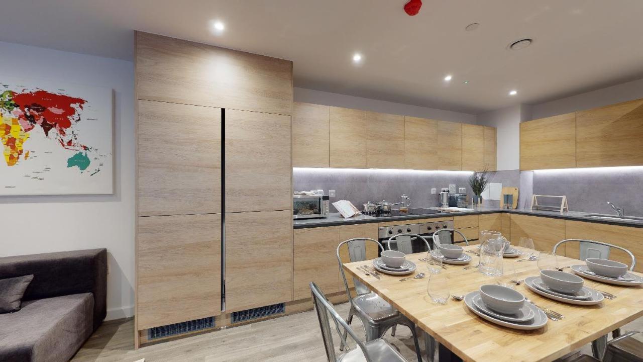For Students Only Private Bedrooms With Shared Kitchen At Great Court In Leilighet