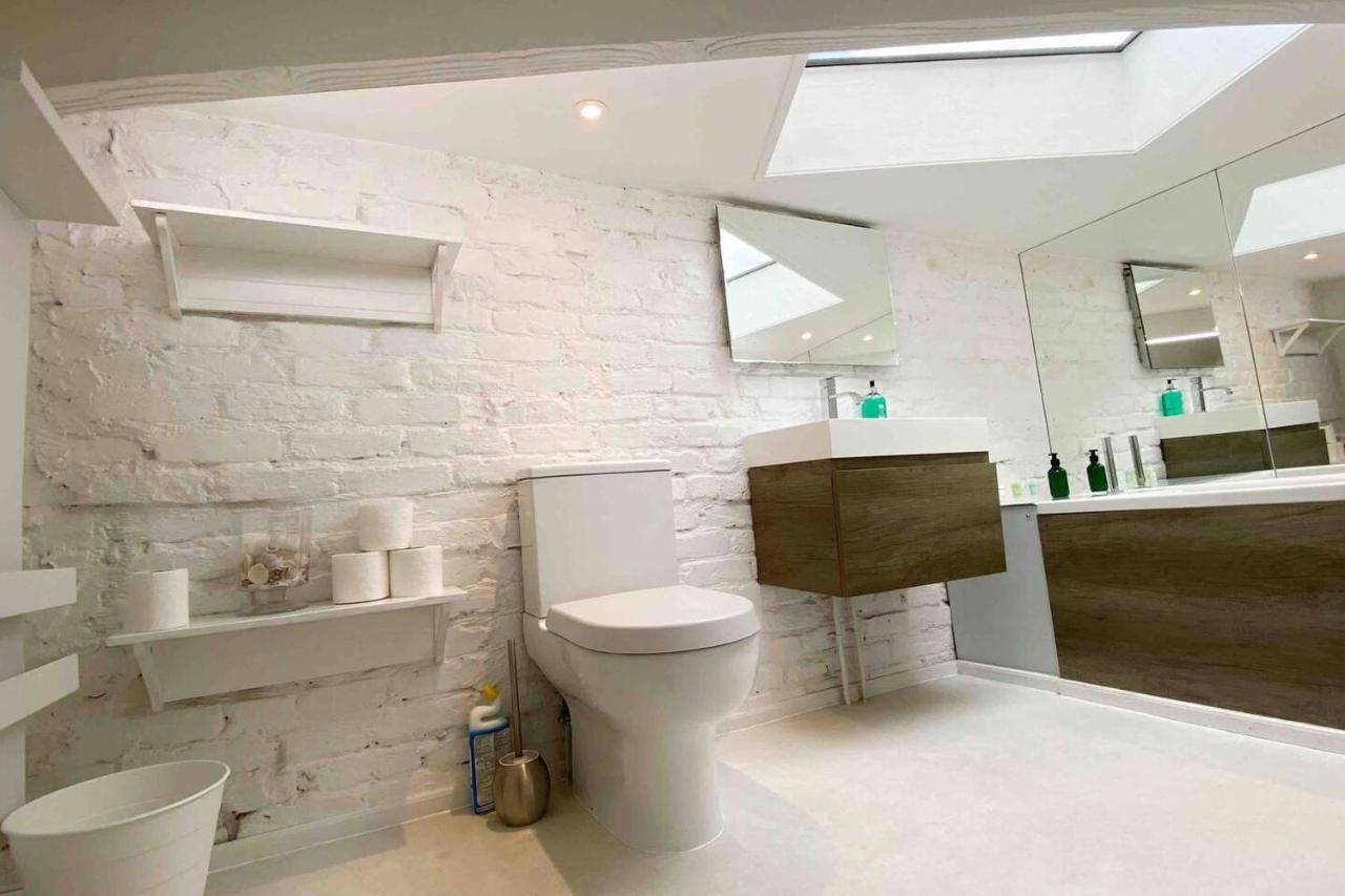 Charming 2-bed Apt With 2 Bathtub Central * Londen