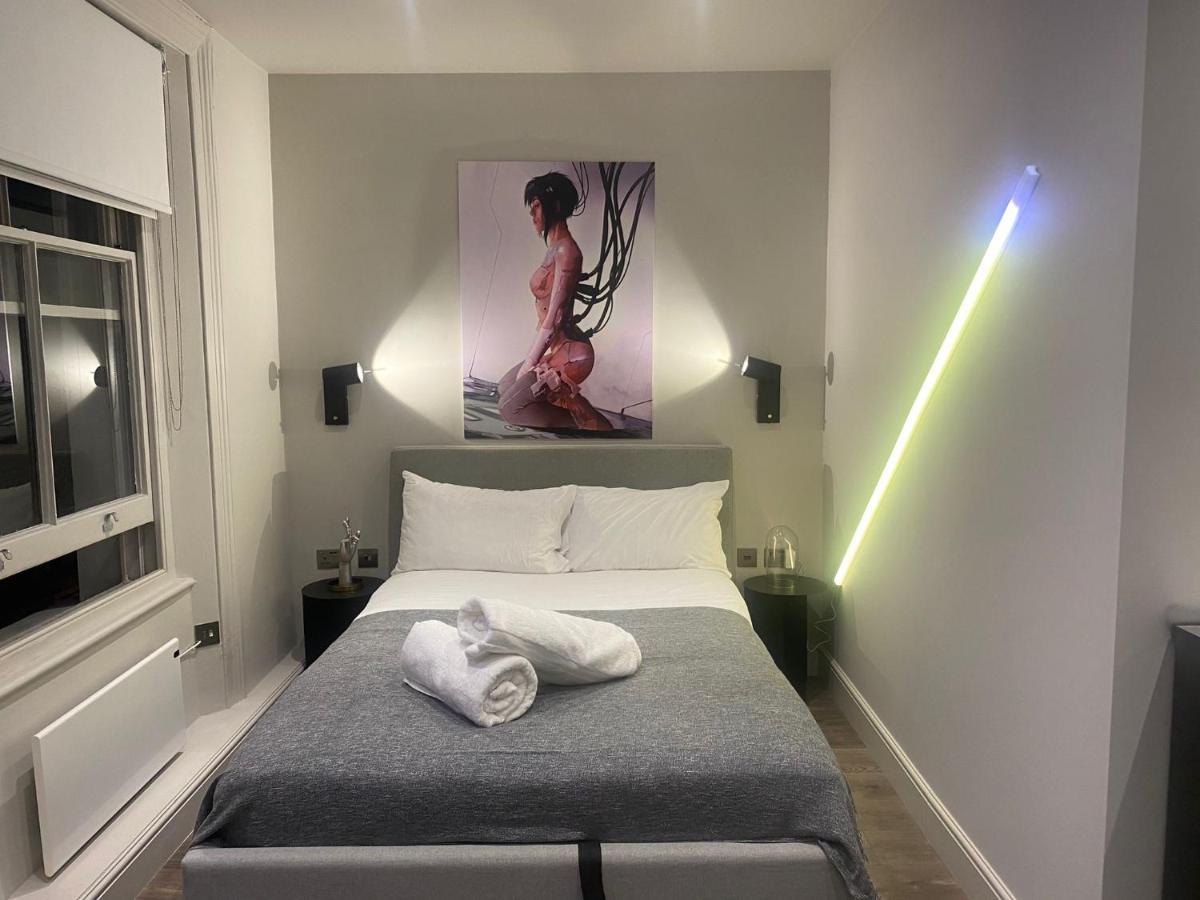 Leilighet New Luxury Cyberpunk 1bed Studio Serviced Notting Hill Free Wifi & Netflix Location Perfect For Solo & Coupled Guests