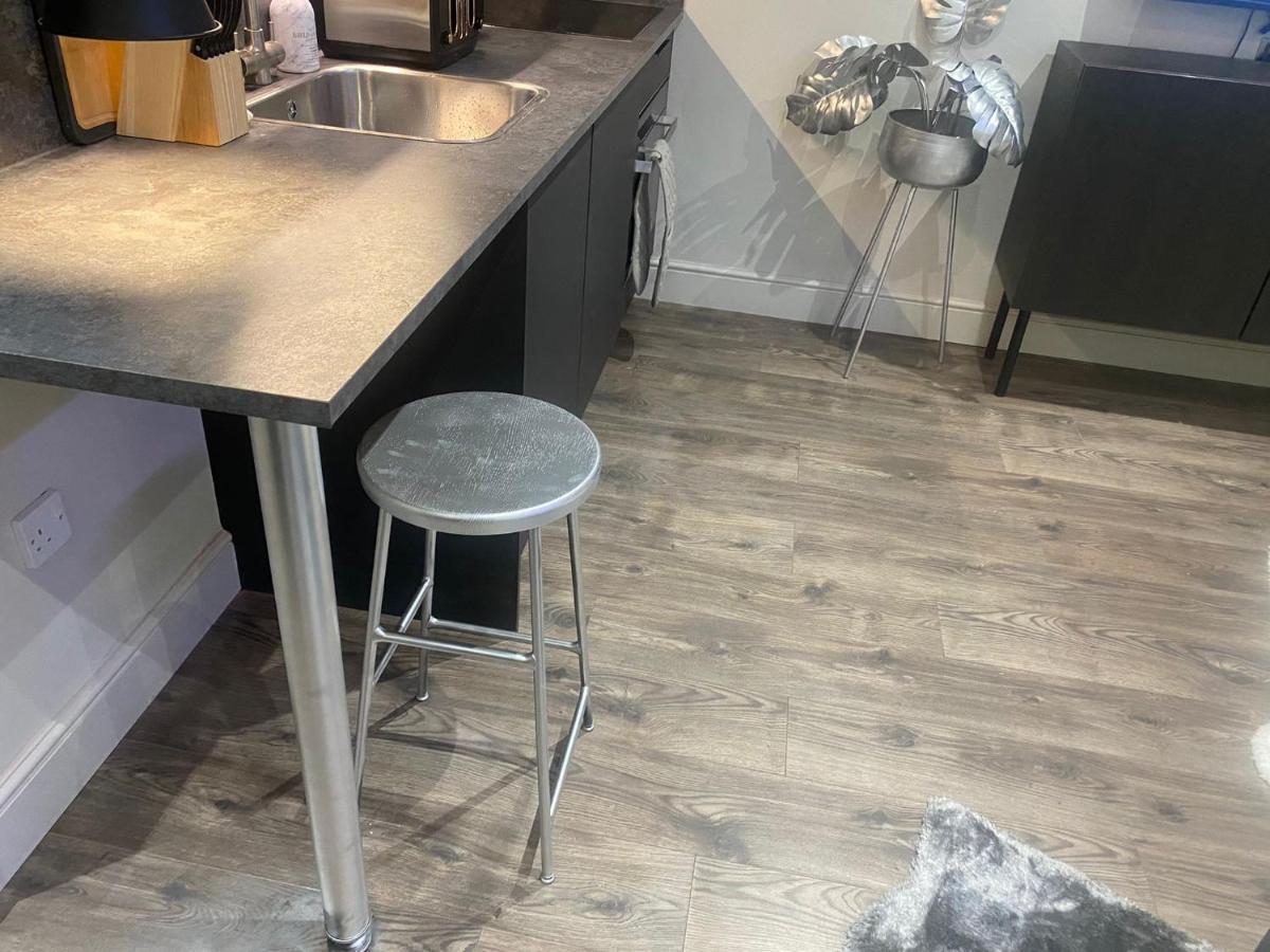 New Luxury Cyberpunk 1bed Studio Serviced Notting Hill Free Wifi & Netflix Location Perfect For Solo & Coupled Guests Leilighet *
