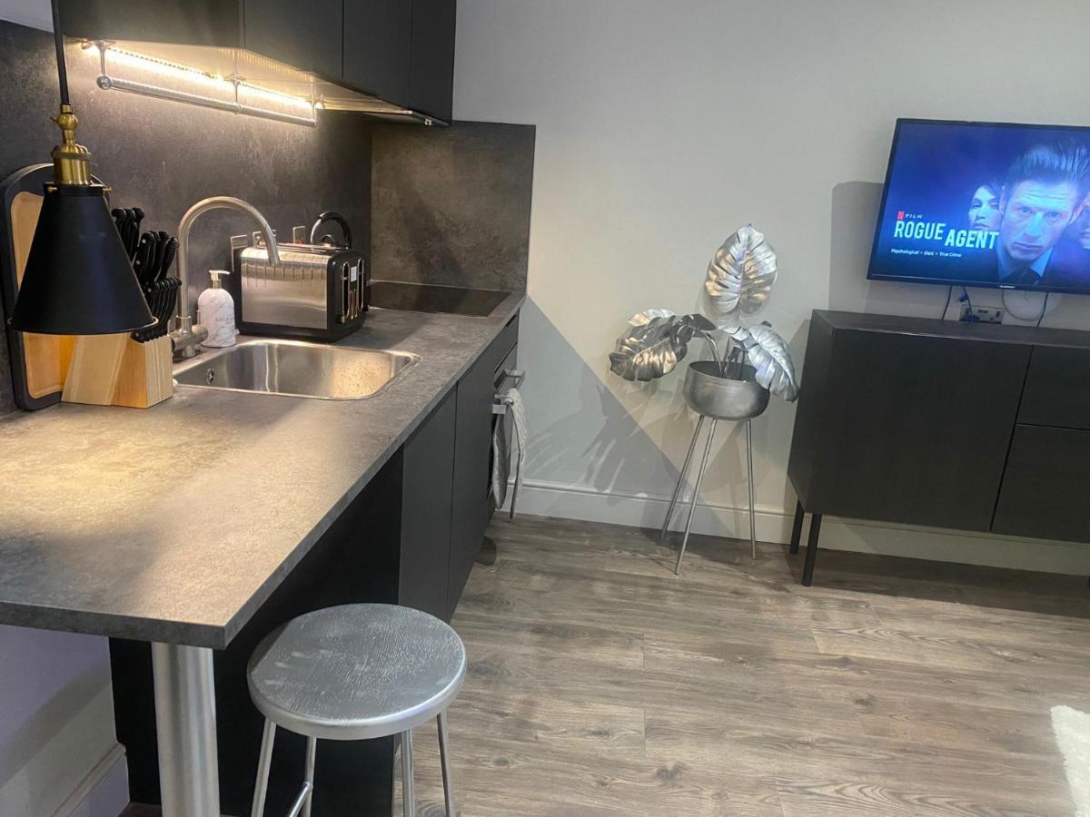 New Luxury Cyberpunk 1bed Studio Serviced Notting Hill Free Wifi & Netflix Location Perfect For Solo & Coupled Guests Leilighet *