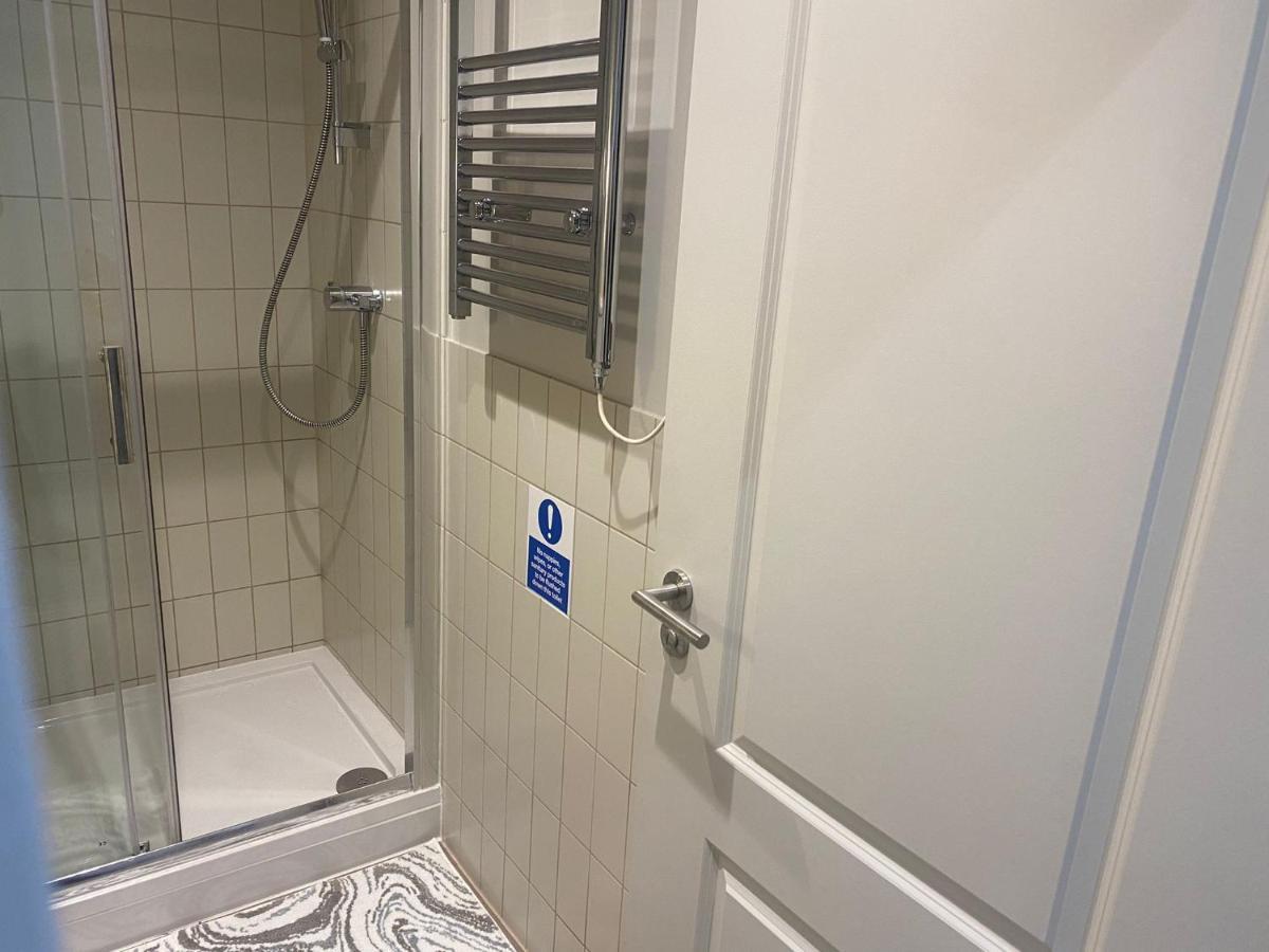 New Luxury Cyberpunk 1bed Studio Serviced Notting Hill Free Wifi & Netflix Location Perfect For Solo & Coupled Guests Leilighet *