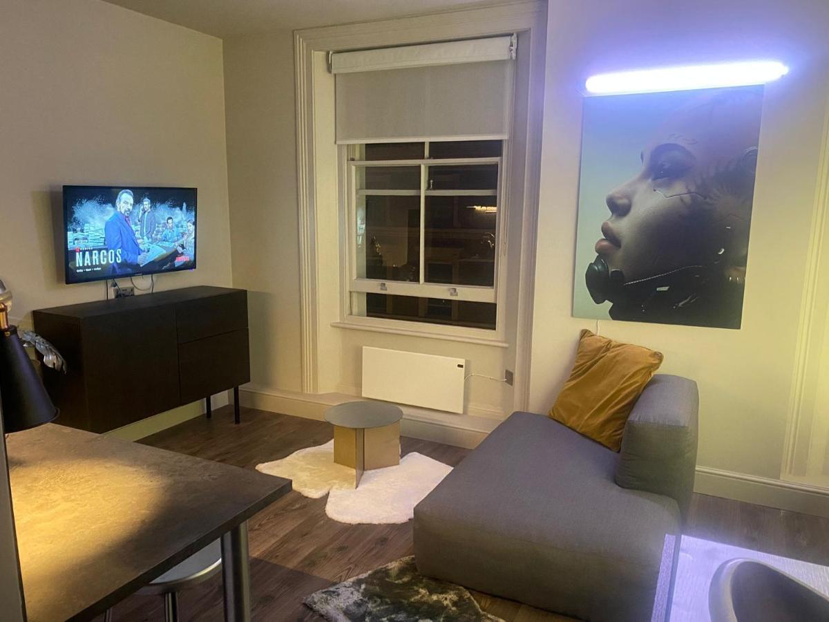 Leilighet New Luxury Cyberpunk 1bed Studio Serviced Notting Hill Free Wifi & Netflix Location Perfect For Solo & Coupled Guests London