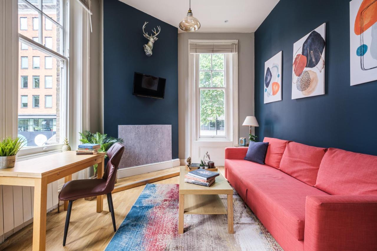Sunny Corner In Center Of Apartment
