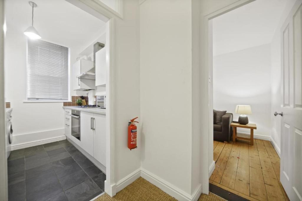 Modern Deluxe Camberwell Denmark Apartment