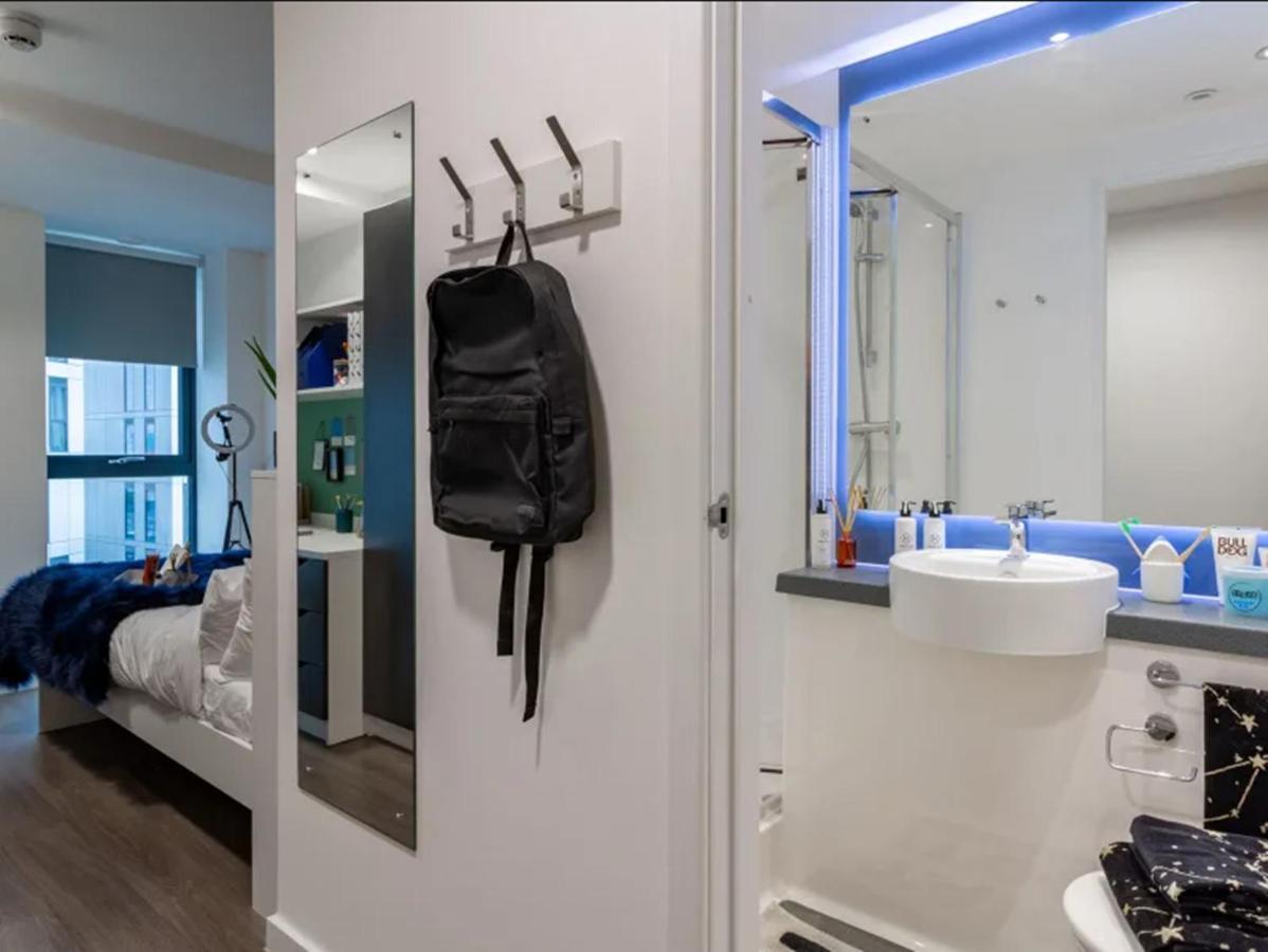 Gasthof Modern Rooms in Wembley, SK