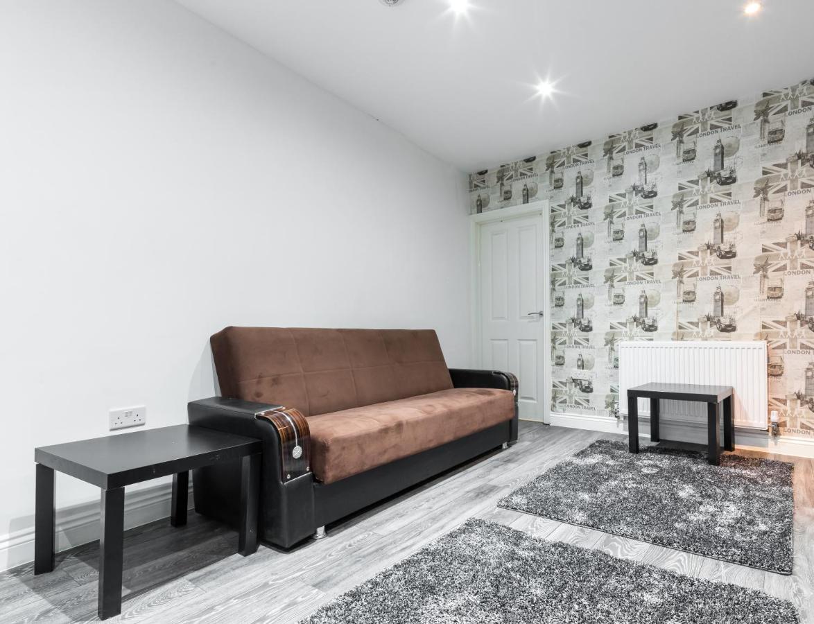 Whitechapel Grand Apartment *