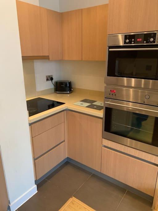 Leilighet Stunning 2 Bed Flat! Centrally Located In London, Uk! London
