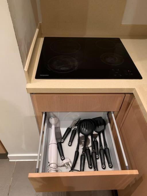 Stunning 2 Bed Flat! Centrally Located In London, Uk!