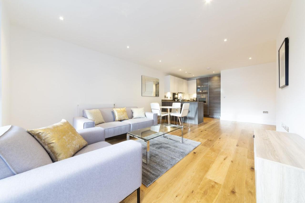 Stylish Family Sized 2 Bedroom Leilighet