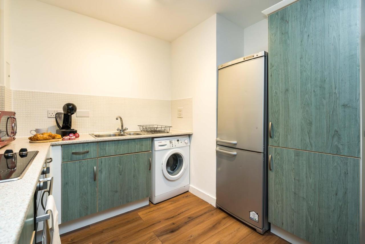 Fast Internet One Bedroom In Greater London, Id Required Leilighet
