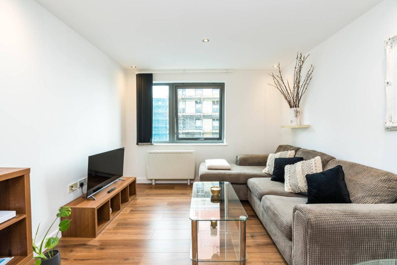 Fast Internet One Bedroom In Greater London, Id Required Leilighet