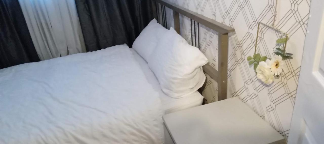 Lovely 1 Bedroom Flat 5 Minutes Walk From Station Apartment London