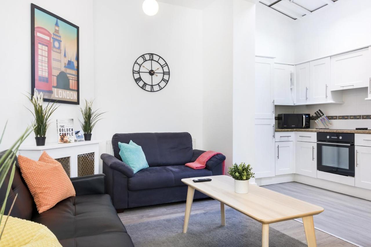Two Bedroom In Central With Large Terrace Leilighet London