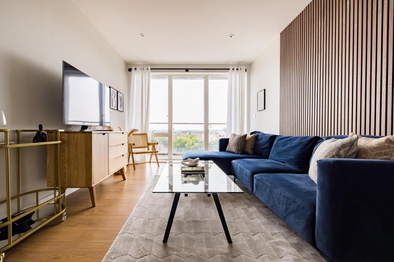 The Limehouse Classic - Endearing 2bdr Flat With Balcony Londen