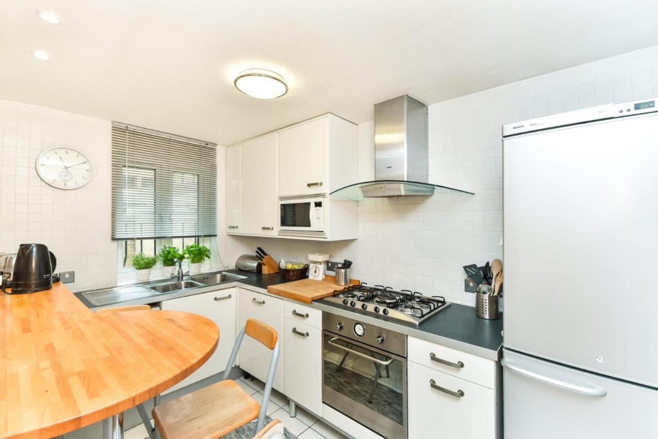 Apartment Modern 4 Bedroom Terraced House By The Thames *