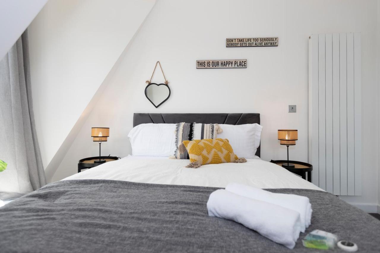 Stunning 3 Bedroom Penthouse With Terrace And Lift Londen