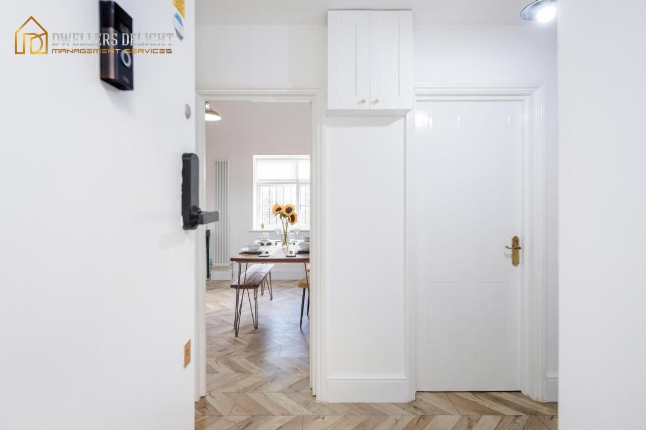 Entire 2 Bed Flat Plaistow,canning Town Prime Location In Apartamento *