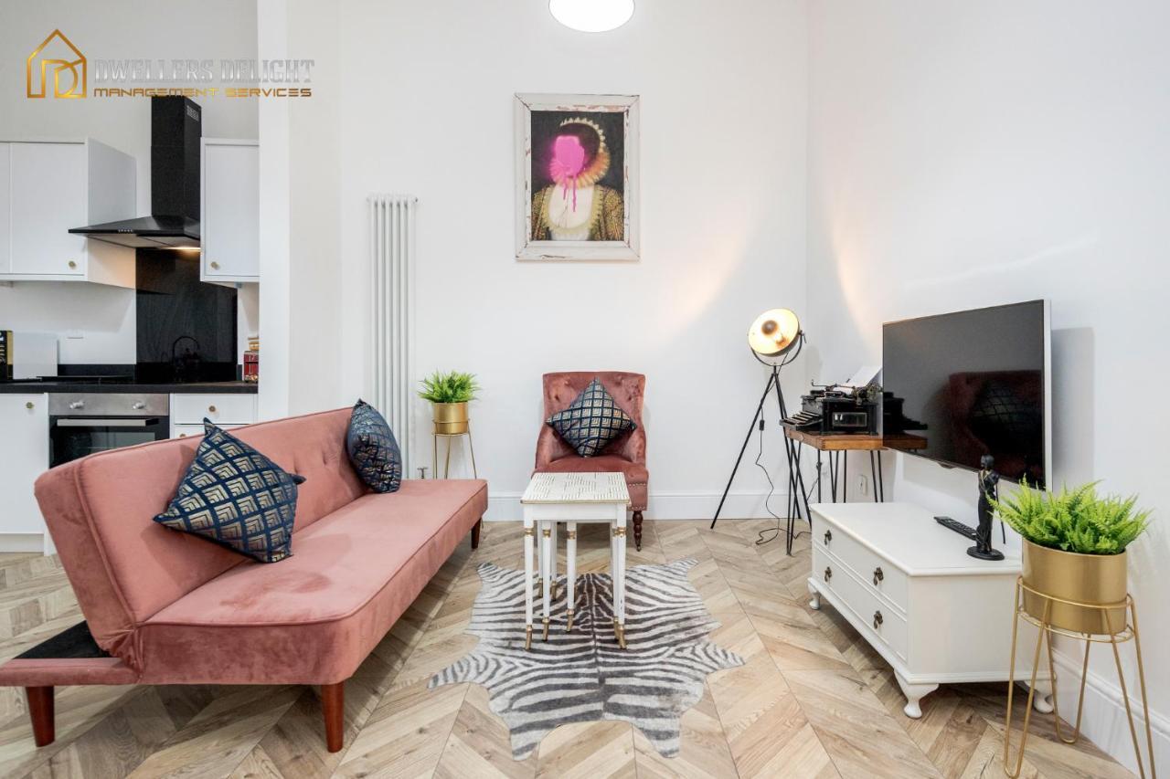 Entire 2 Bed Flat Plaistow,canning Town Prime Location In Apartamento