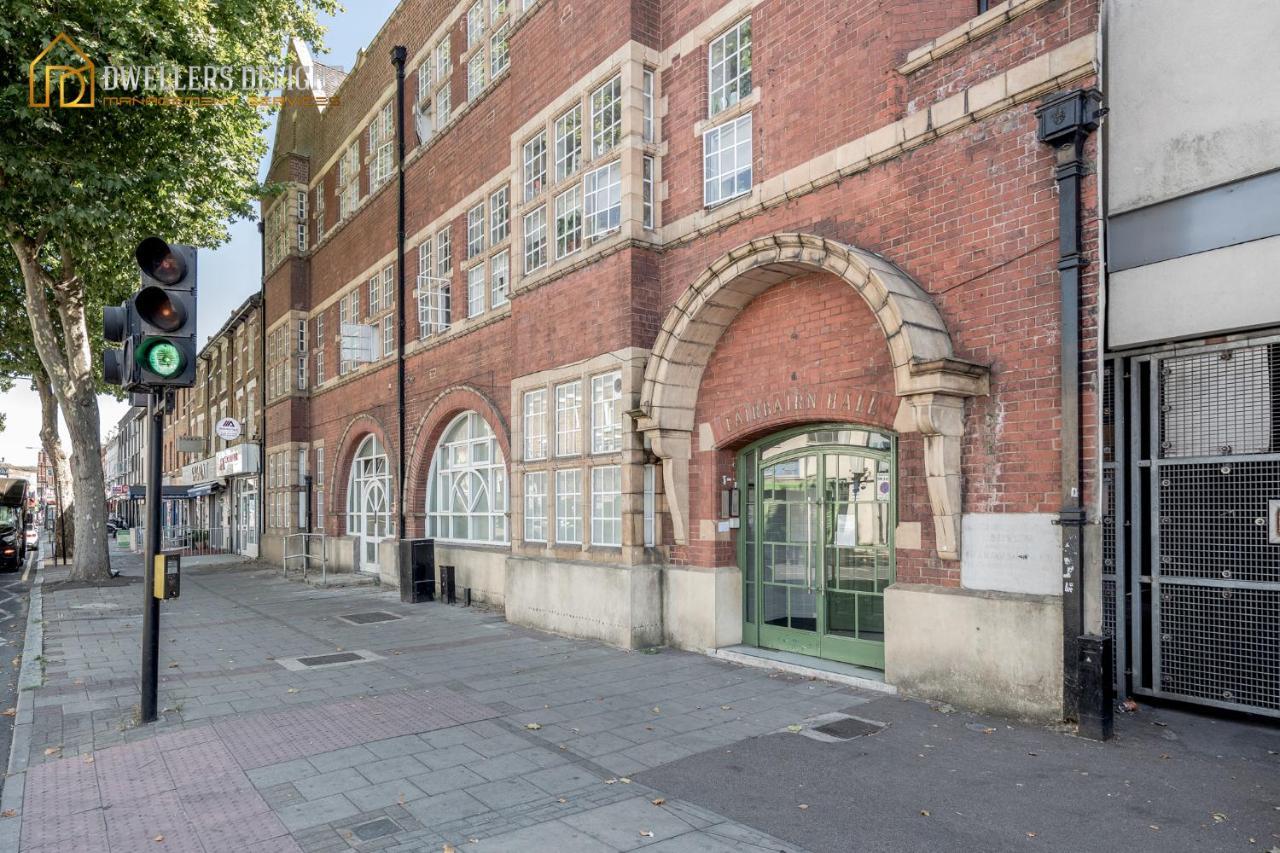 Entire 2 Bed Flat Plaistow,canning Town Prime Location In * Londres