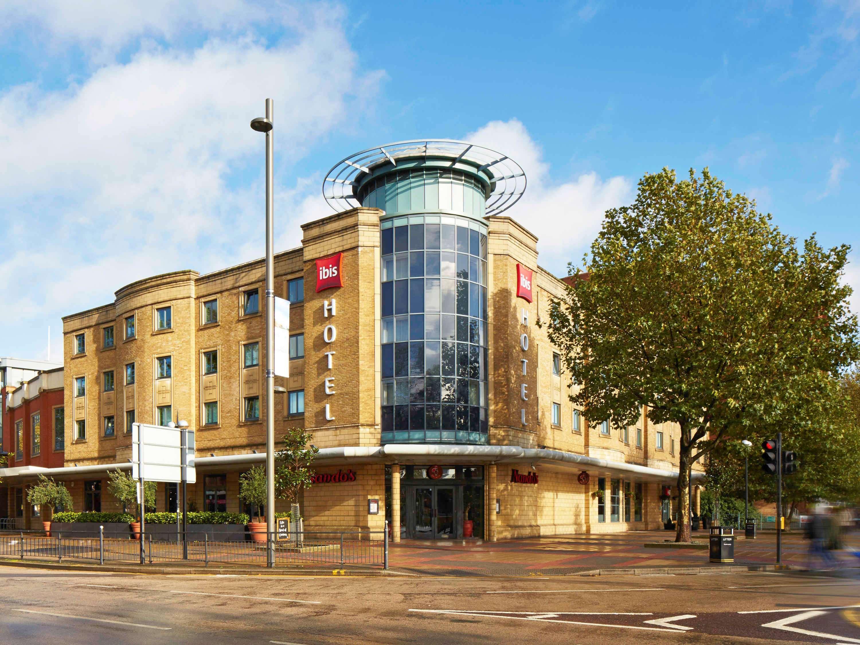 Ibis Stratford Hotel 3*