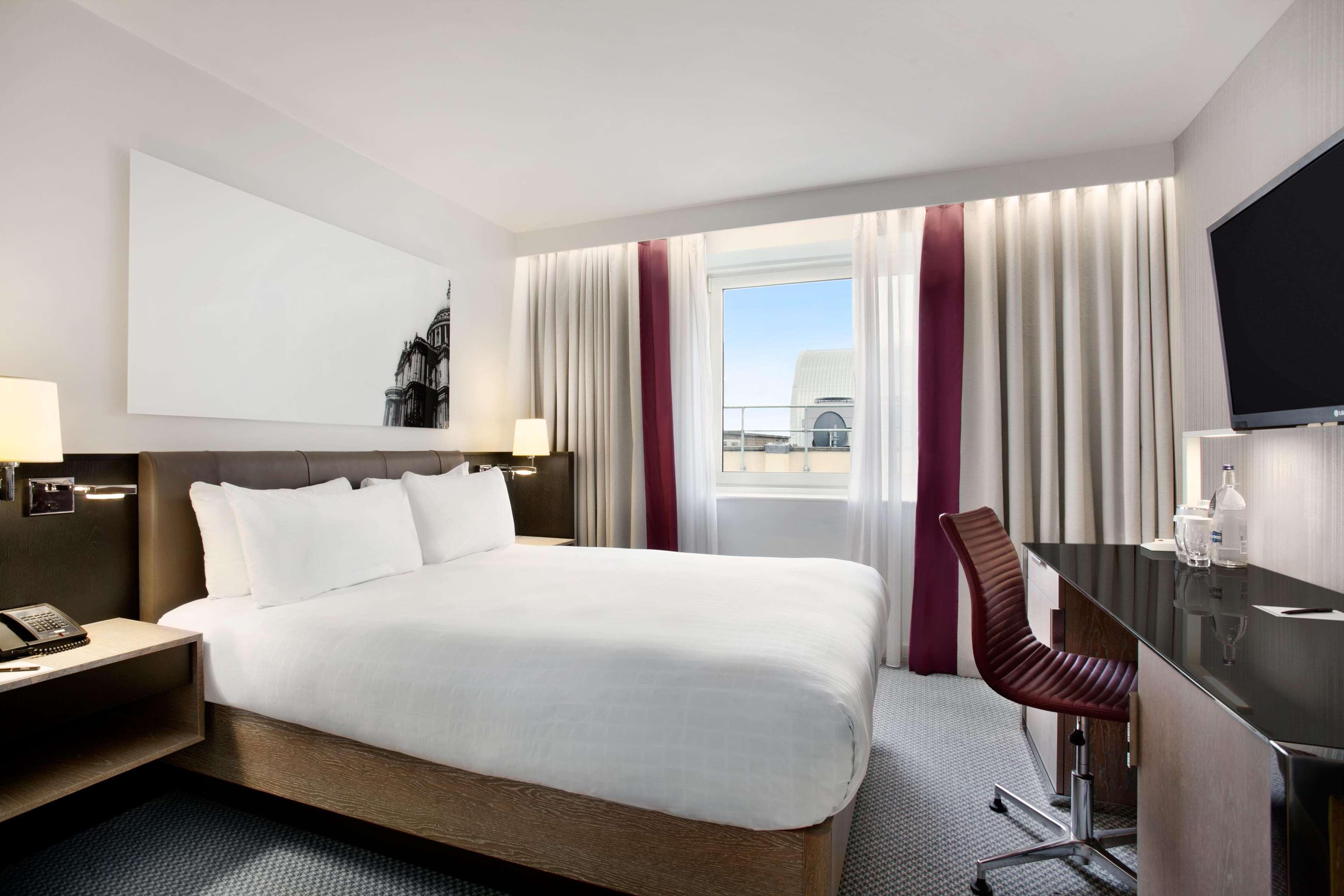Hilton Angel Islington Hotel