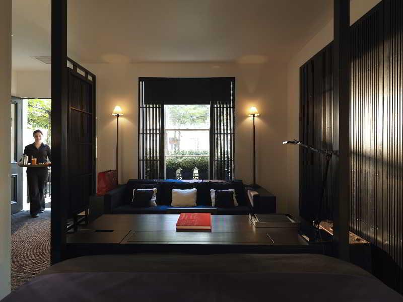 La West - Hyde Park