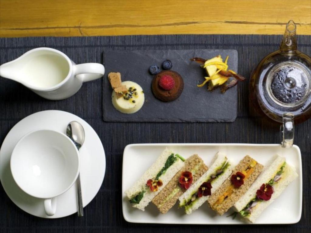 La West - Hyde Park Hotel 4*